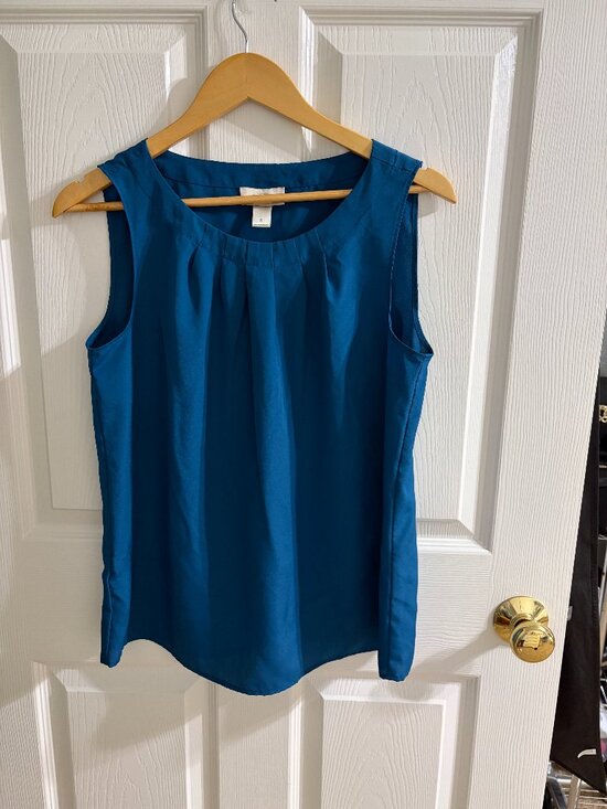 LOFT Tops - LOFT Sleeveless Blouse